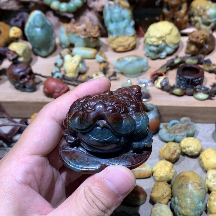 未镶嵌岫岩河磨玉（透闪石质玉）把件康*福