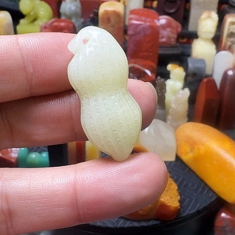 寿山石花生芙蓉石