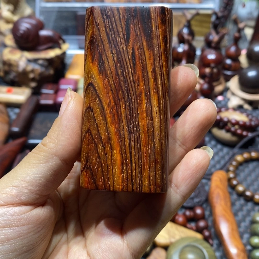 微凹黄檀（南美大红酸枝）范*