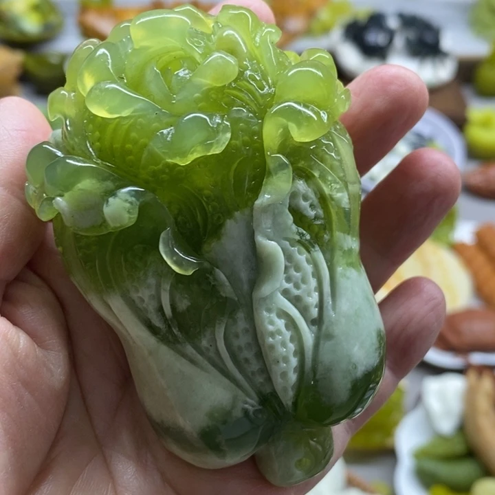 蛇纹石玉未镶嵌摆件