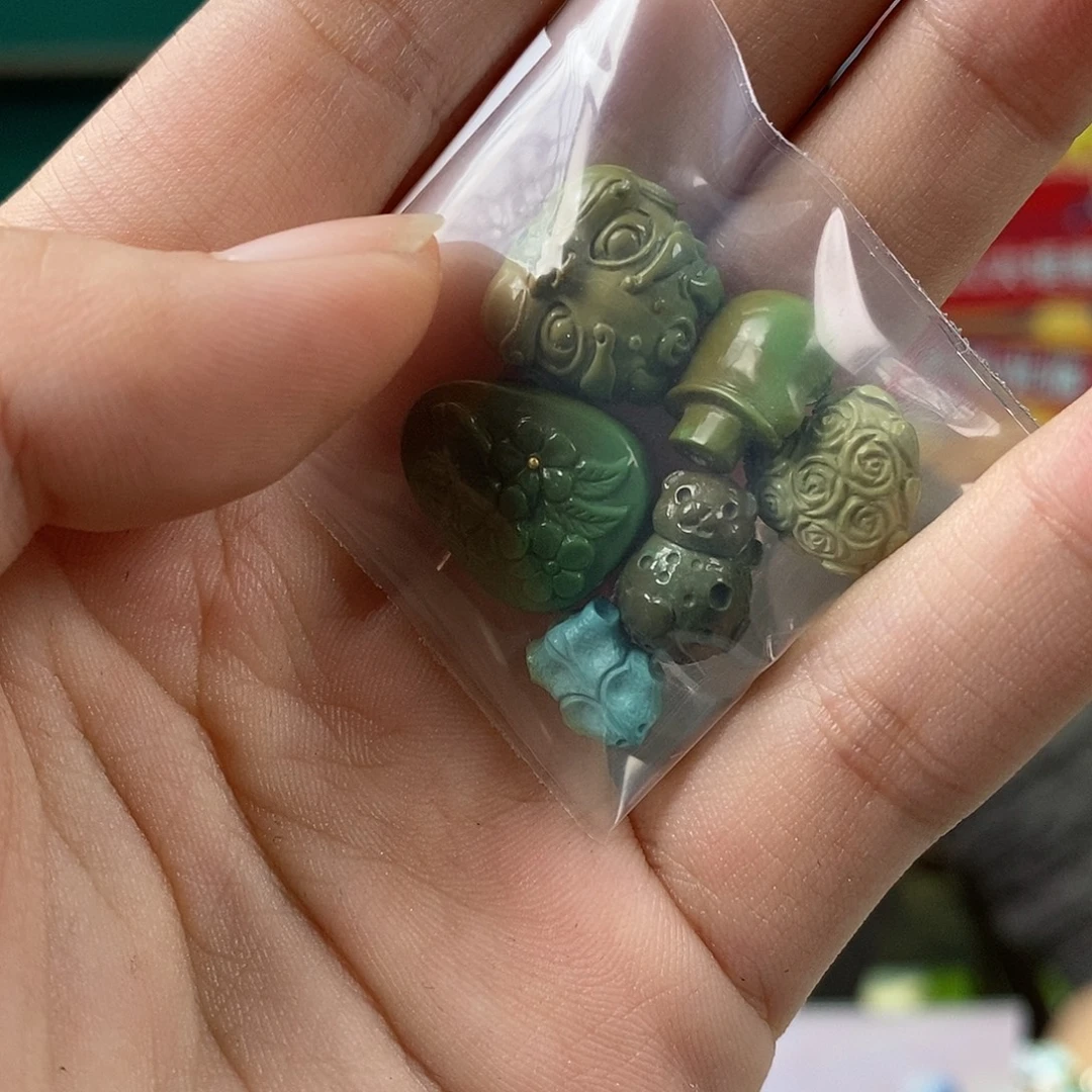 绿松石未镶嵌珠宝奇石