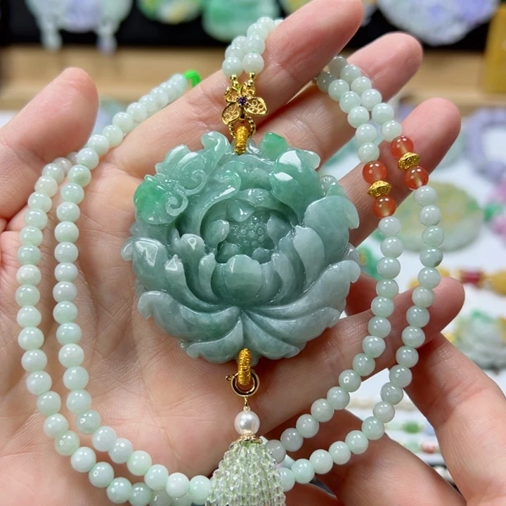 颈饰未镶嵌翡翠吊坠