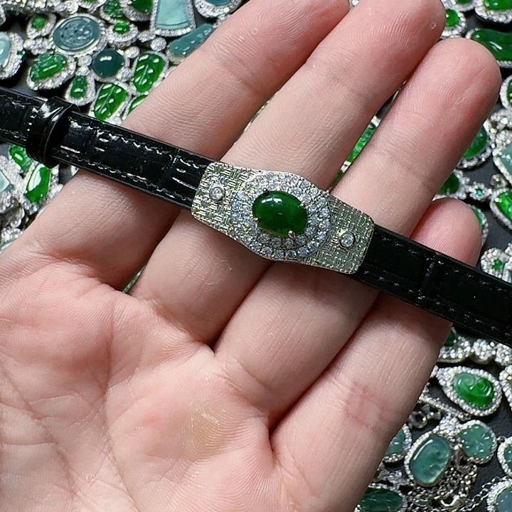 翡翠颈饰未镶嵌天然A货翡翠放漏