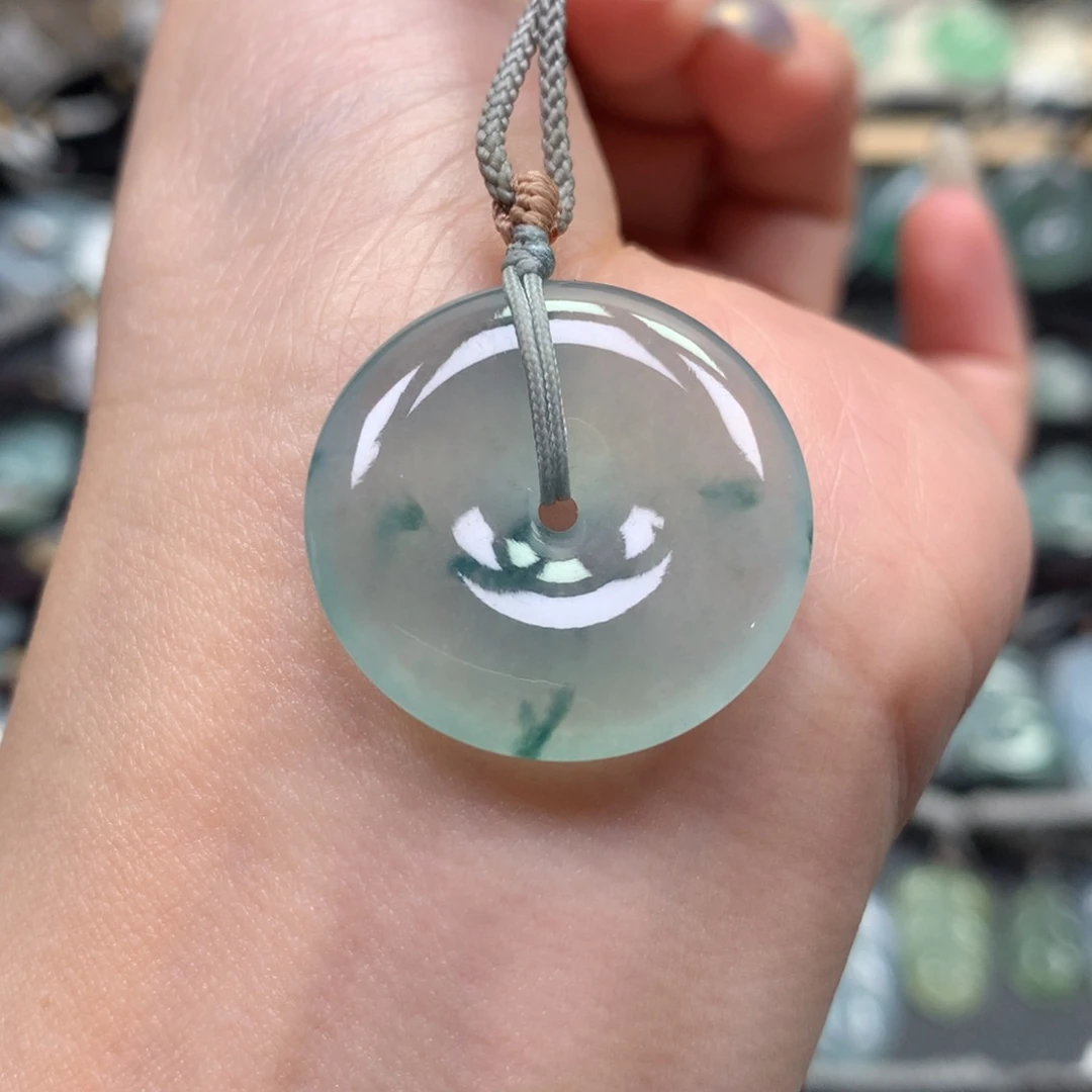 翡翠颈饰未镶嵌扣子