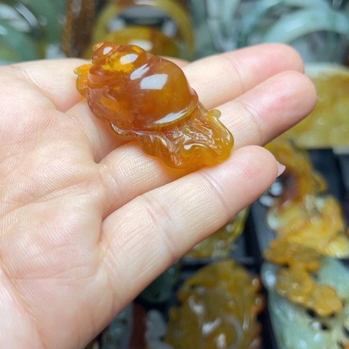 蛇纹石玉未镶嵌挂件