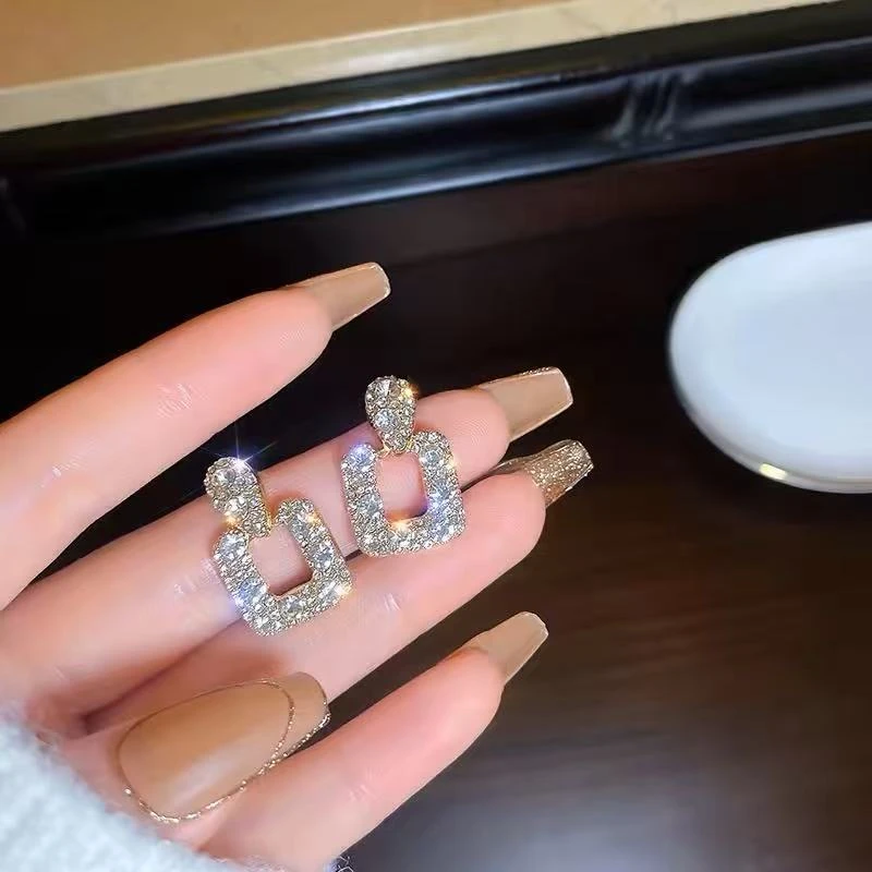 合金耳饰 C-828时尚气质高级感耳环轻奢百搭个性小香风小众8100