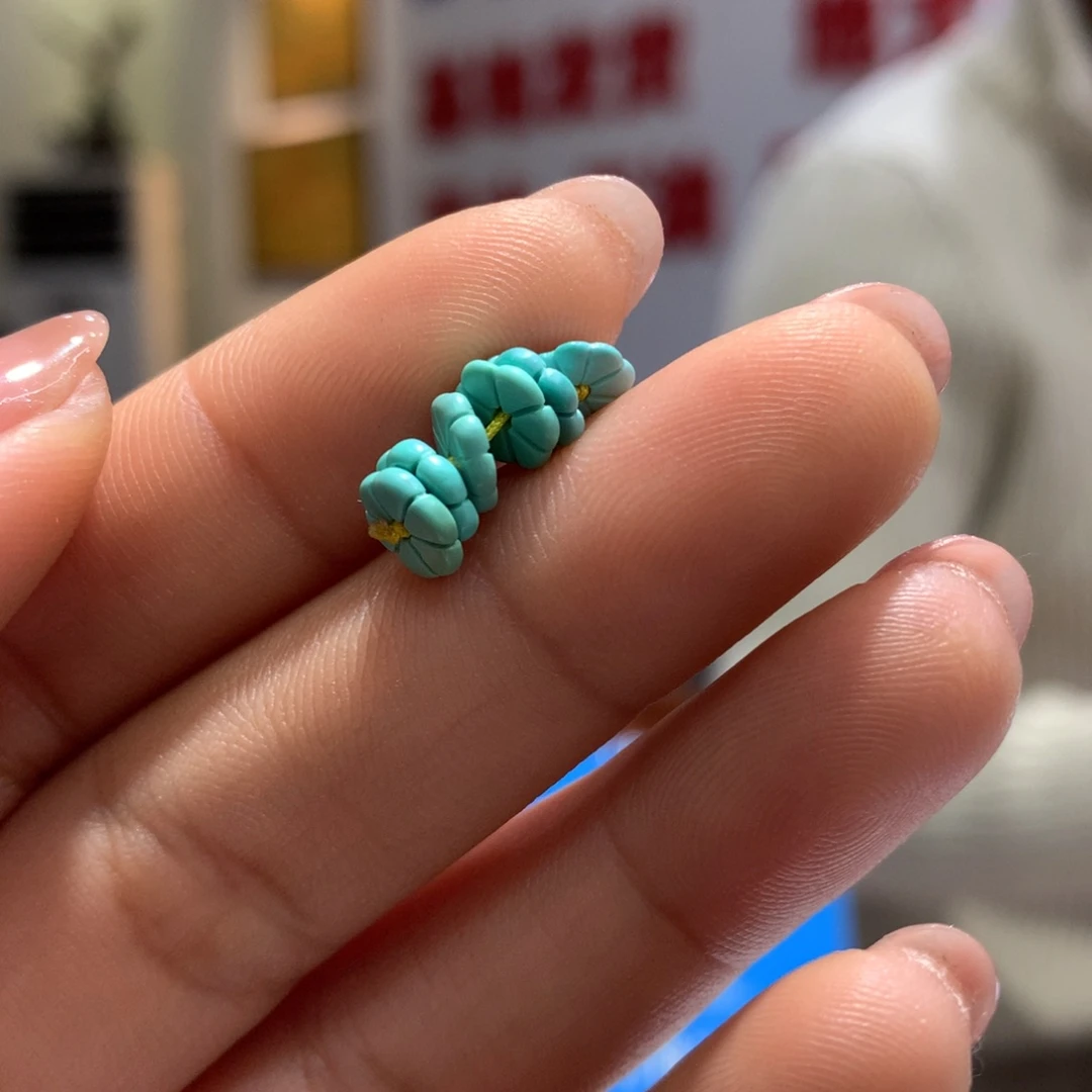 绿松石配饰未镶嵌