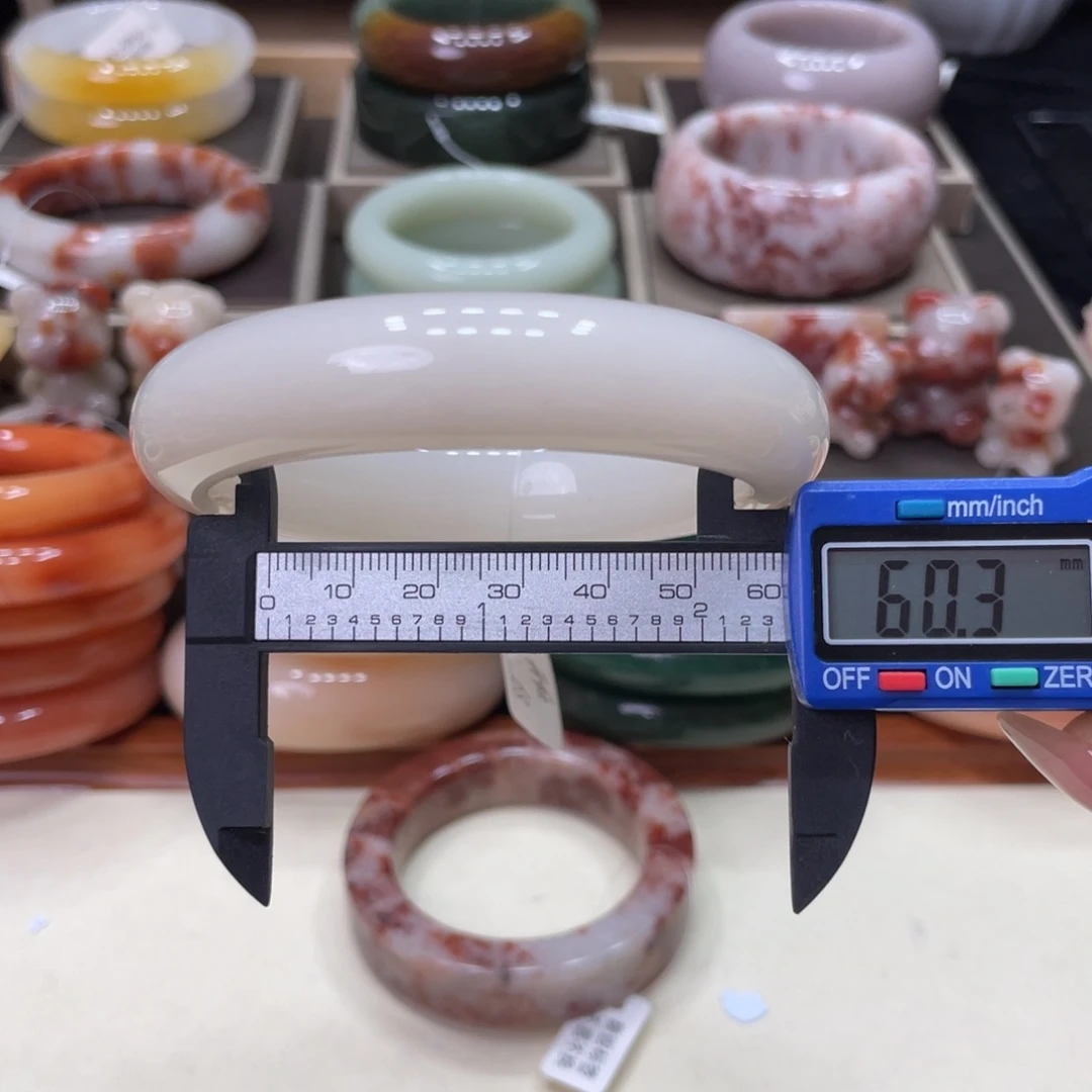 石英岩玉手镯未镶嵌