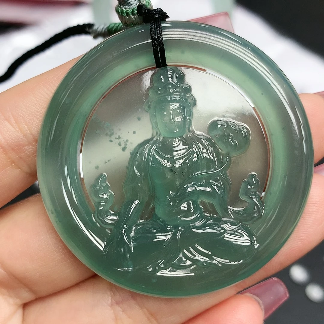 翡翠颈饰未镶嵌?****很