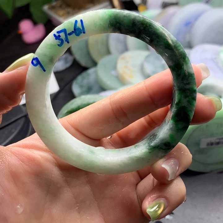 未镶嵌手镯定制翡翠
