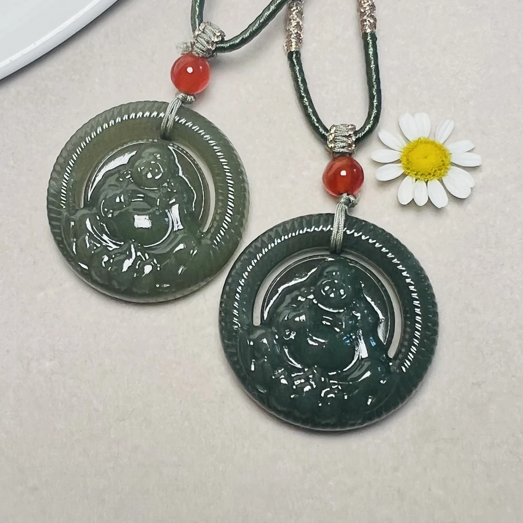 D30.和田玉圆佛吊坠