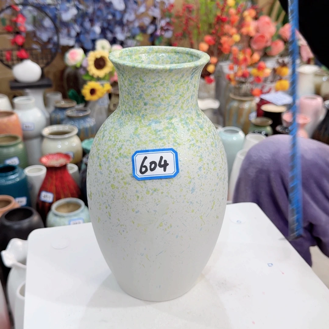 604号陶瓷高23厘米一个