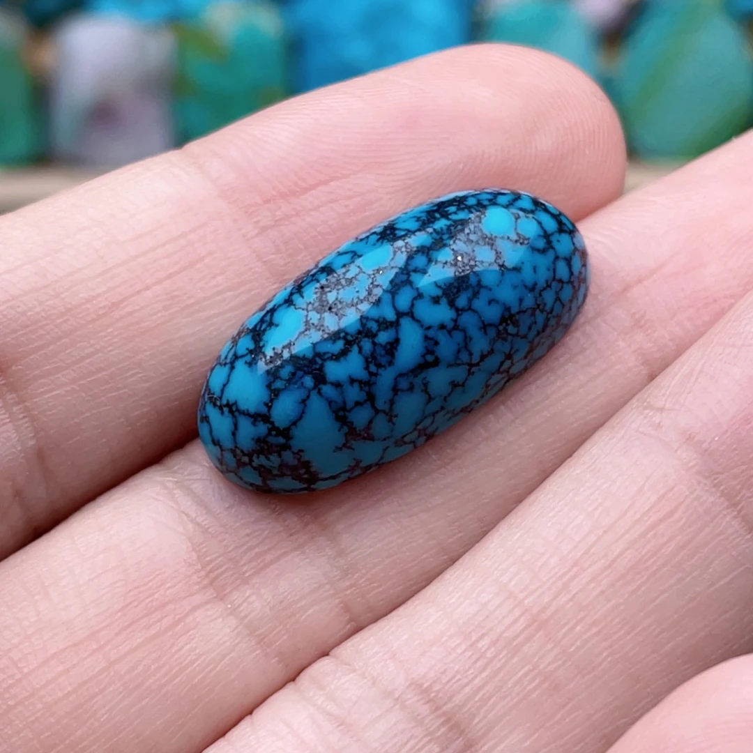 绿松石未镶嵌珠宝奇石12x26x8.6mm