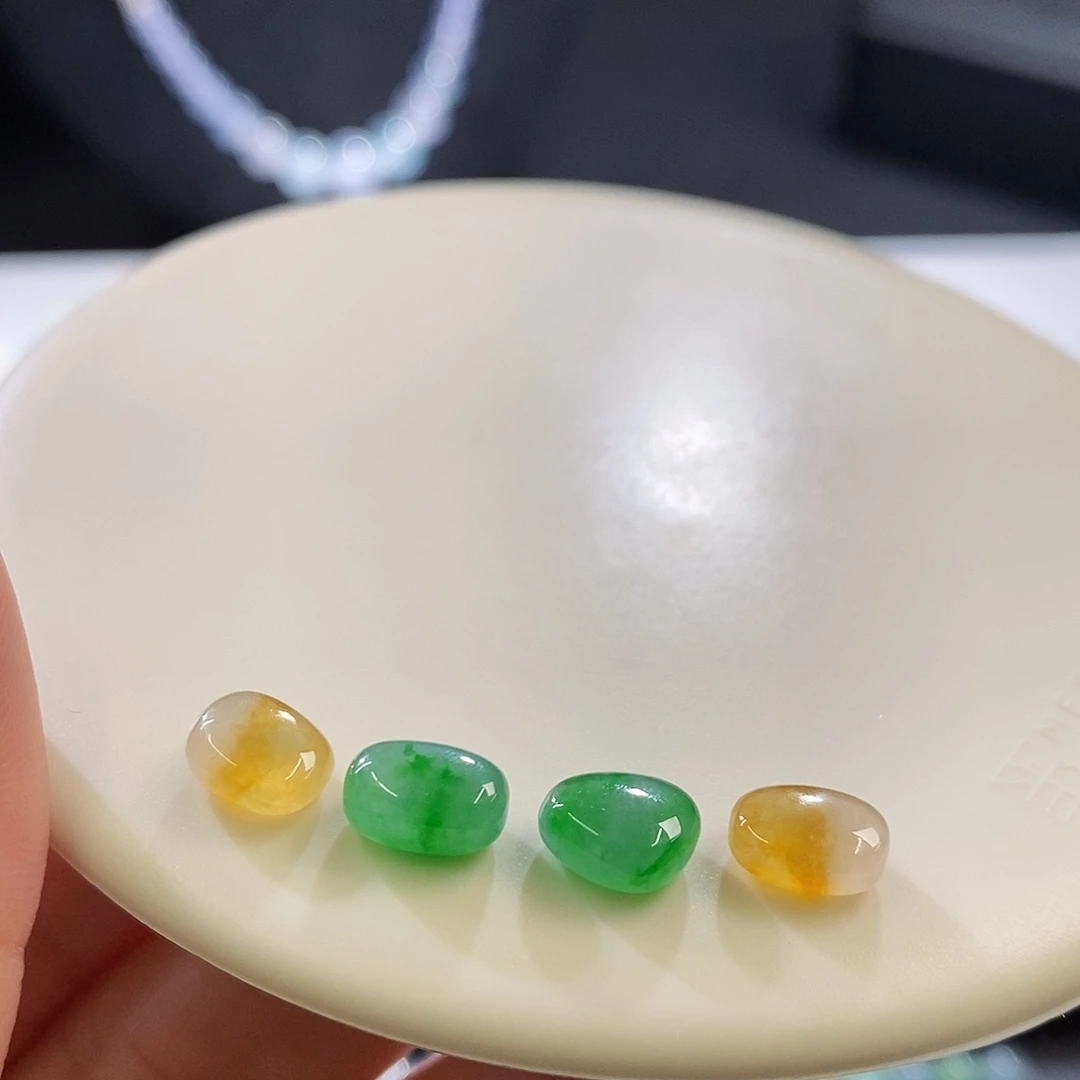 翡翠挂件未镶嵌特价一组