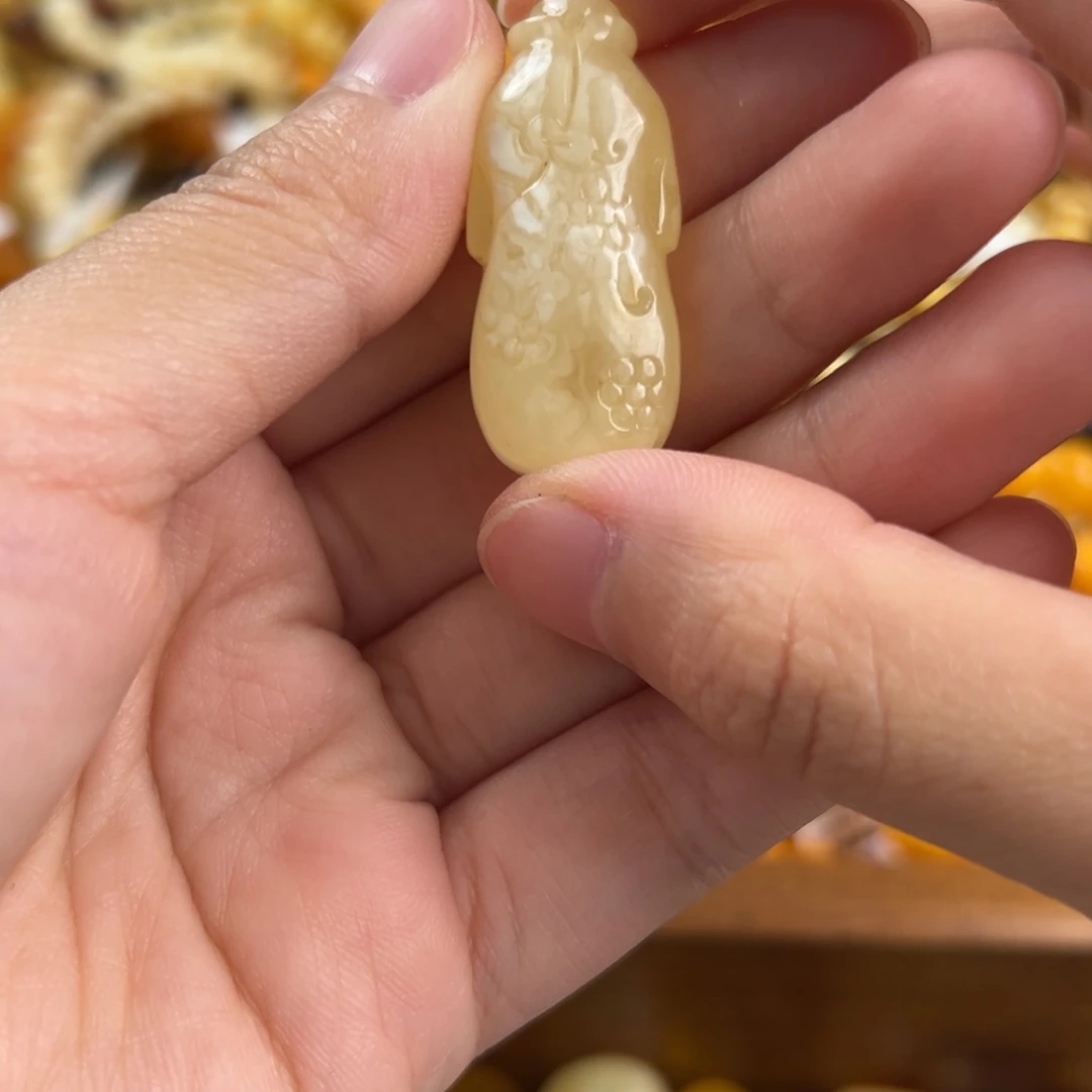 琥珀未镶嵌珠宝奇石