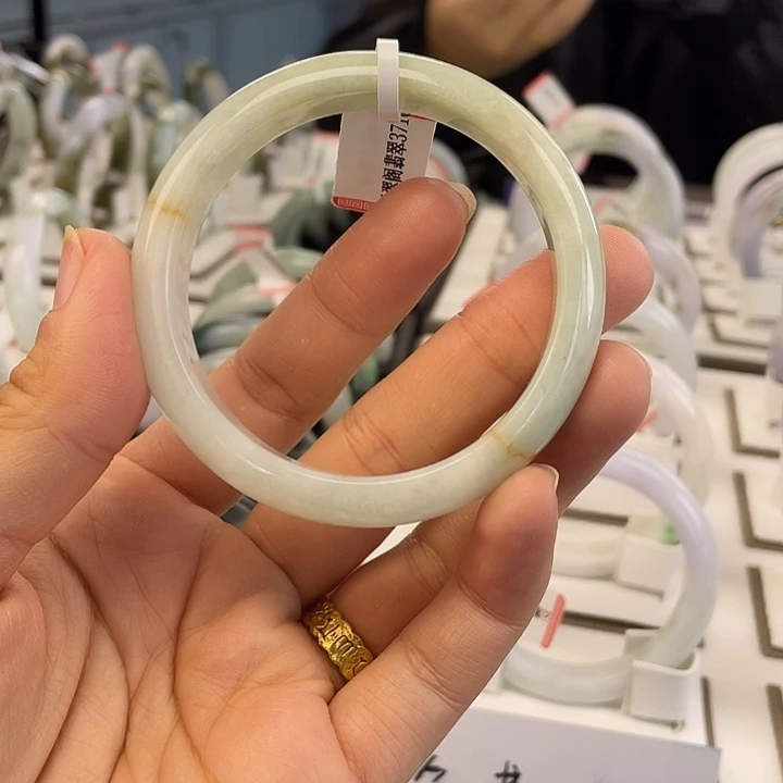 翡翠未镶嵌颈饰天然缅甸A货翡翠手镯