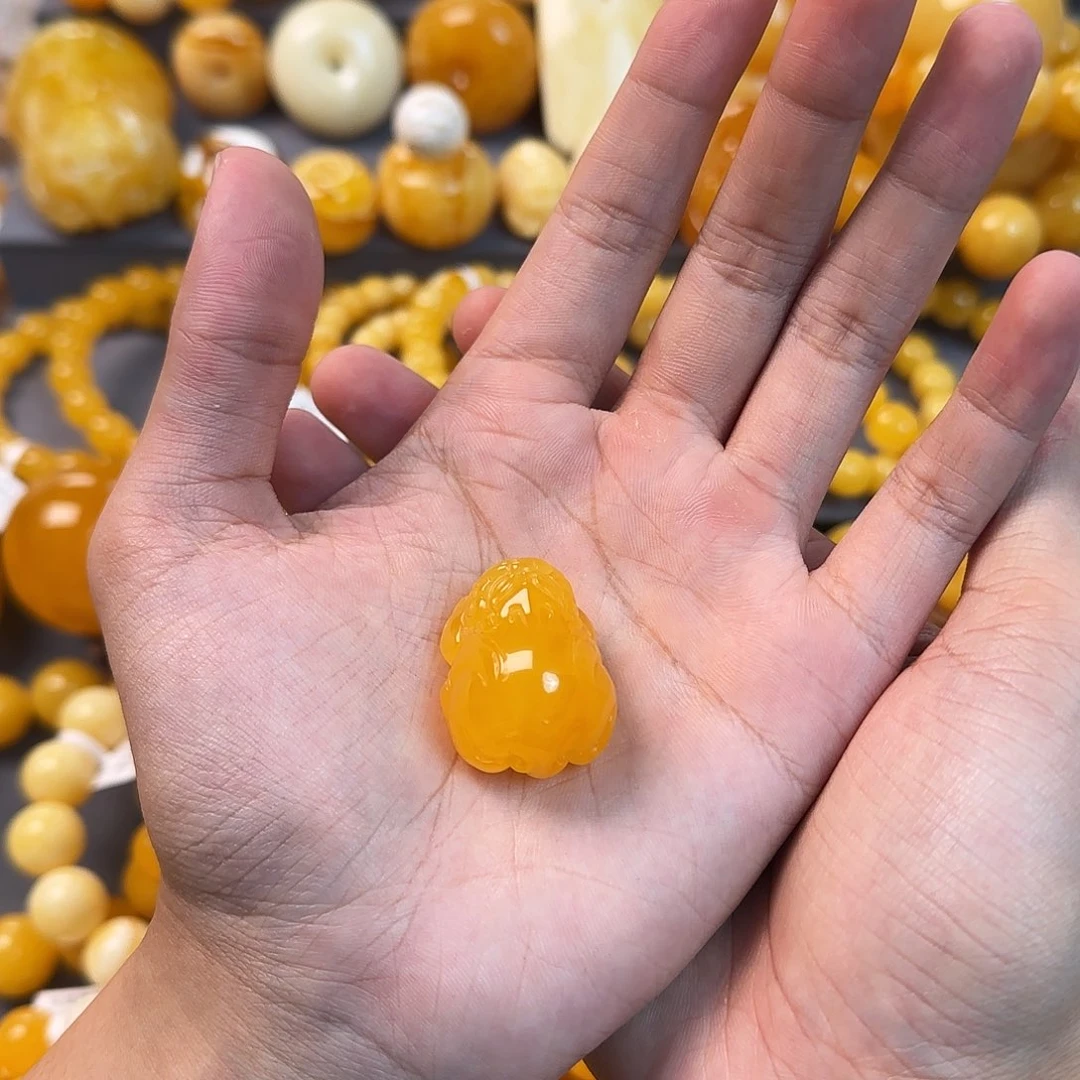 未镶嵌琥珀珠宝奇石