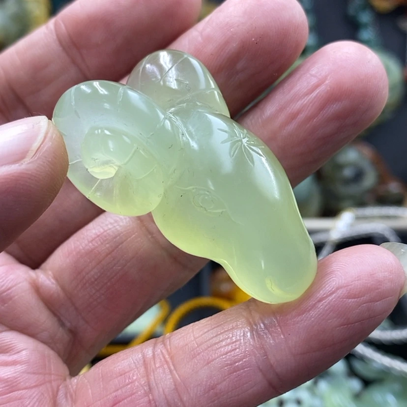 【闪购商品】未镶嵌蛇纹石玉吊坠