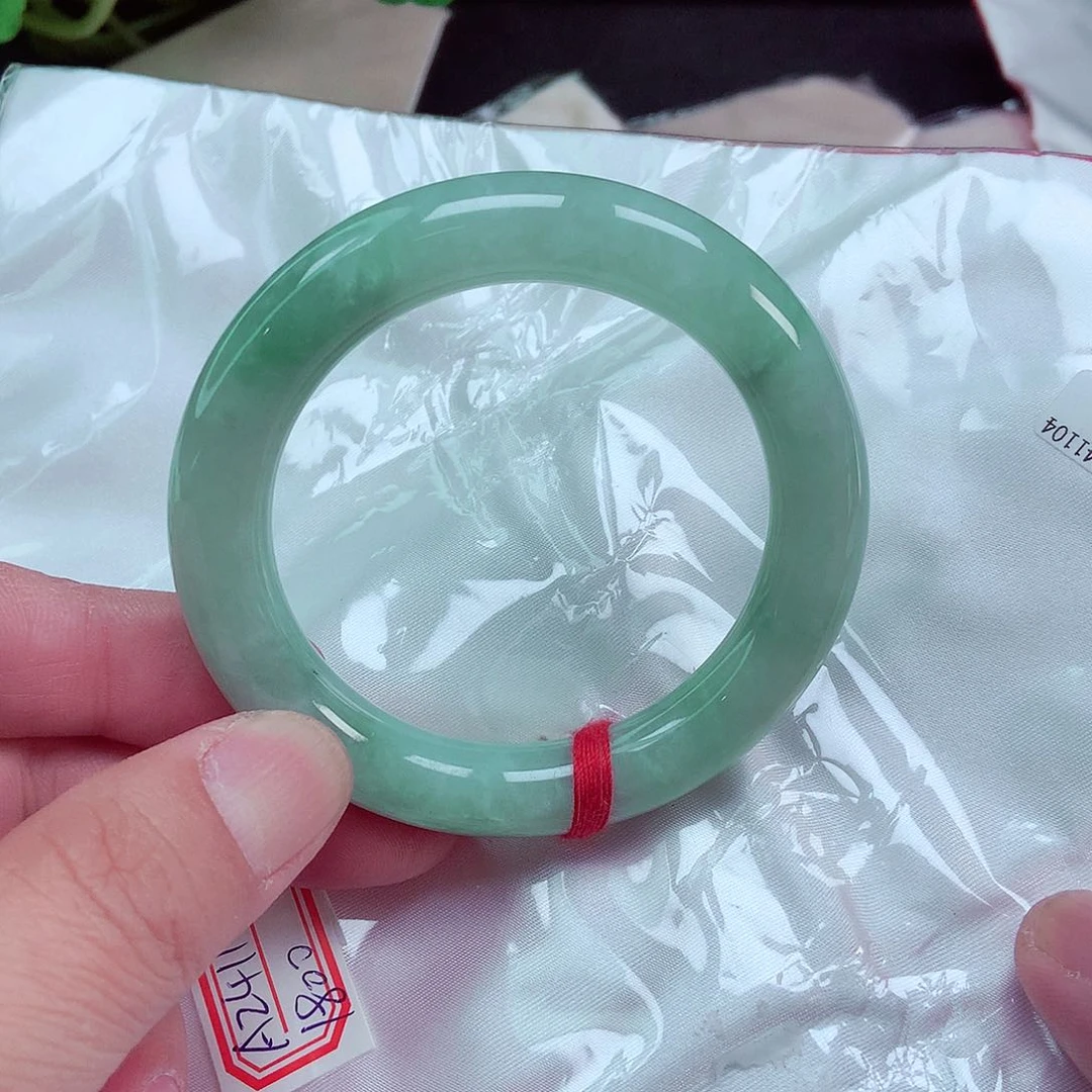 翡翠手镯未镶嵌圈口55
