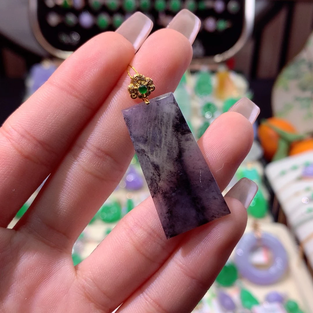 翡翠颈饰18K金镶嵌翡翠