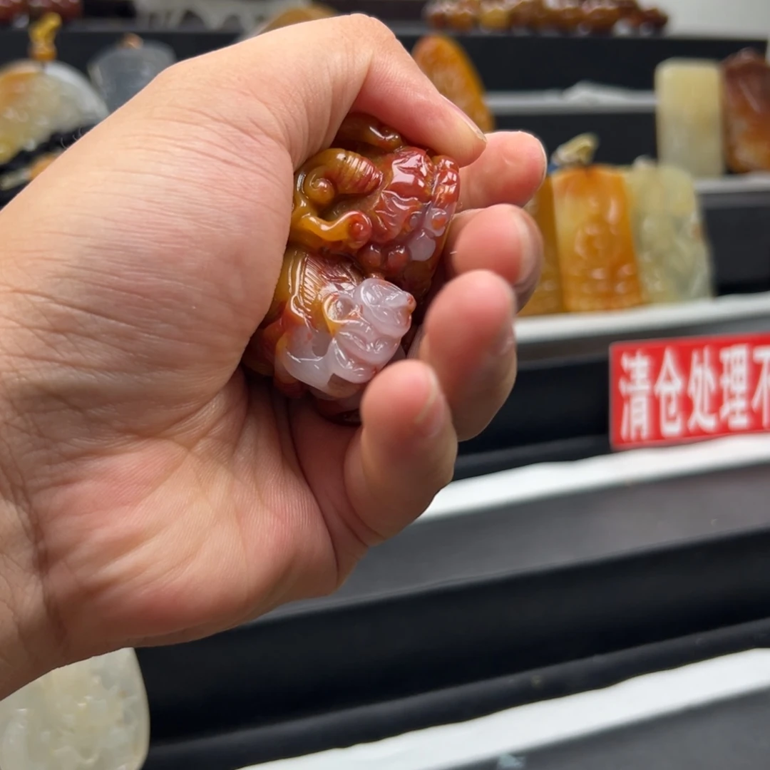 未镶嵌石英质玉（黄龙玉）黄龙玉