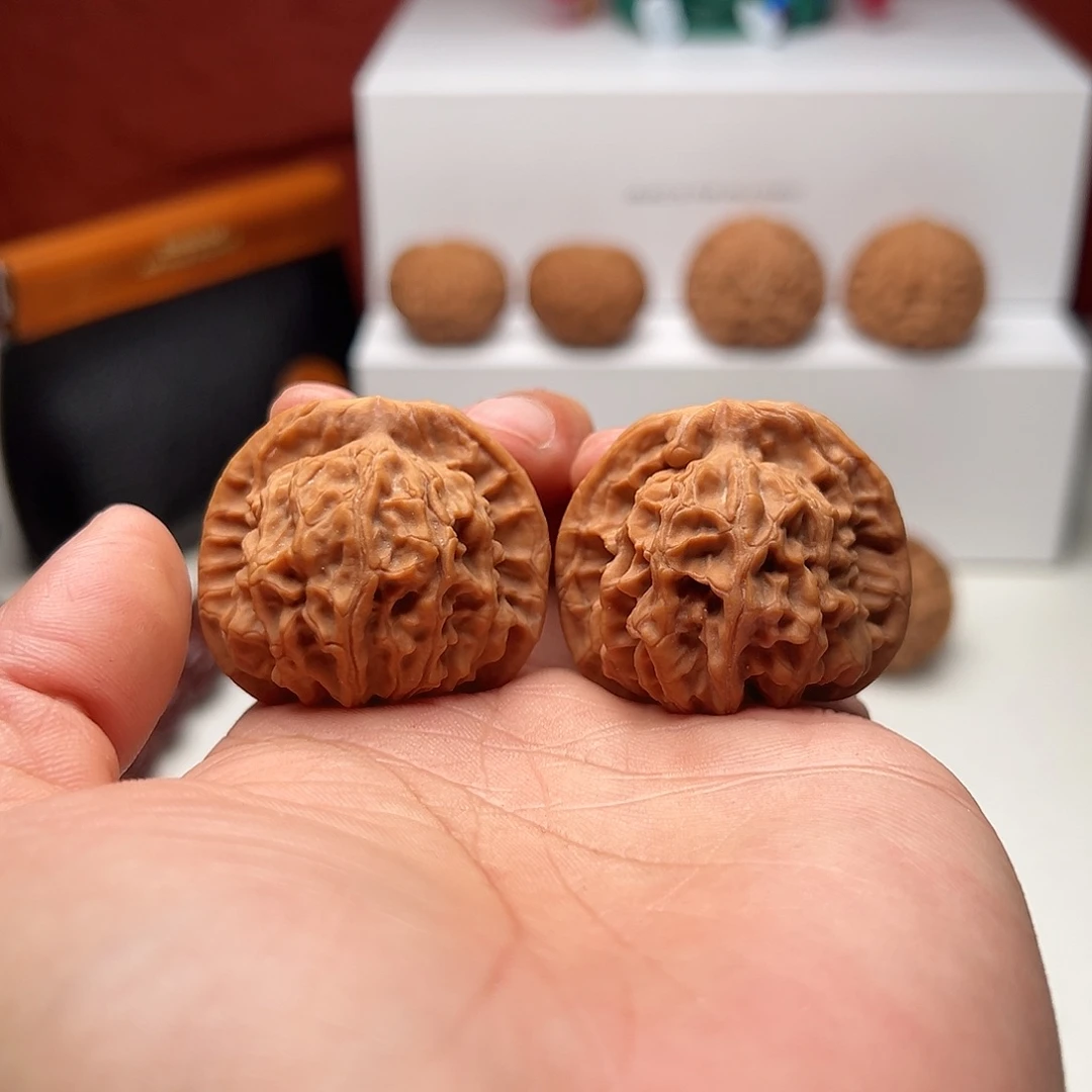 文玩核桃吊坠一代天地