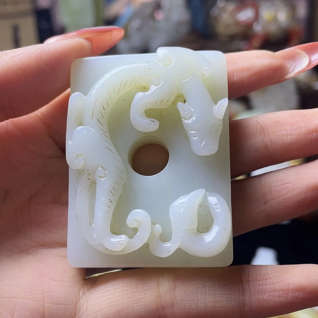 王***博和田玉未镶嵌挂件