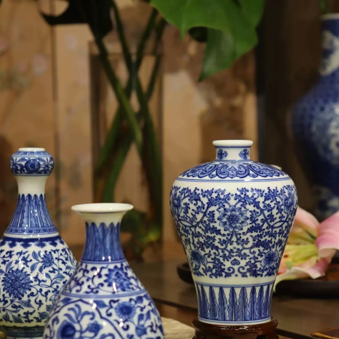 景德镇手工手绘重工青花缠枝莲花瓶