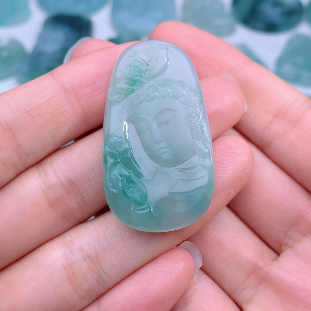 颈饰未镶嵌翡翠佛光天下