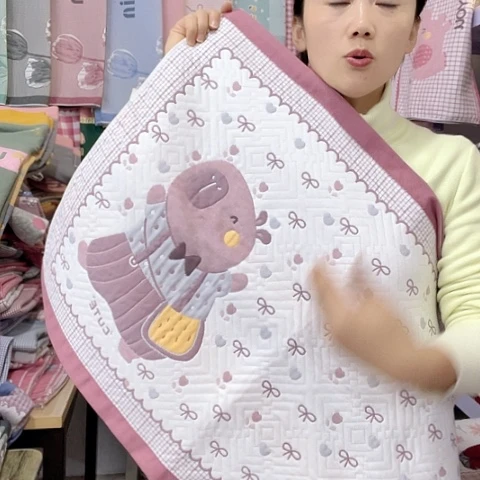 棉特价酒红色快乐熊