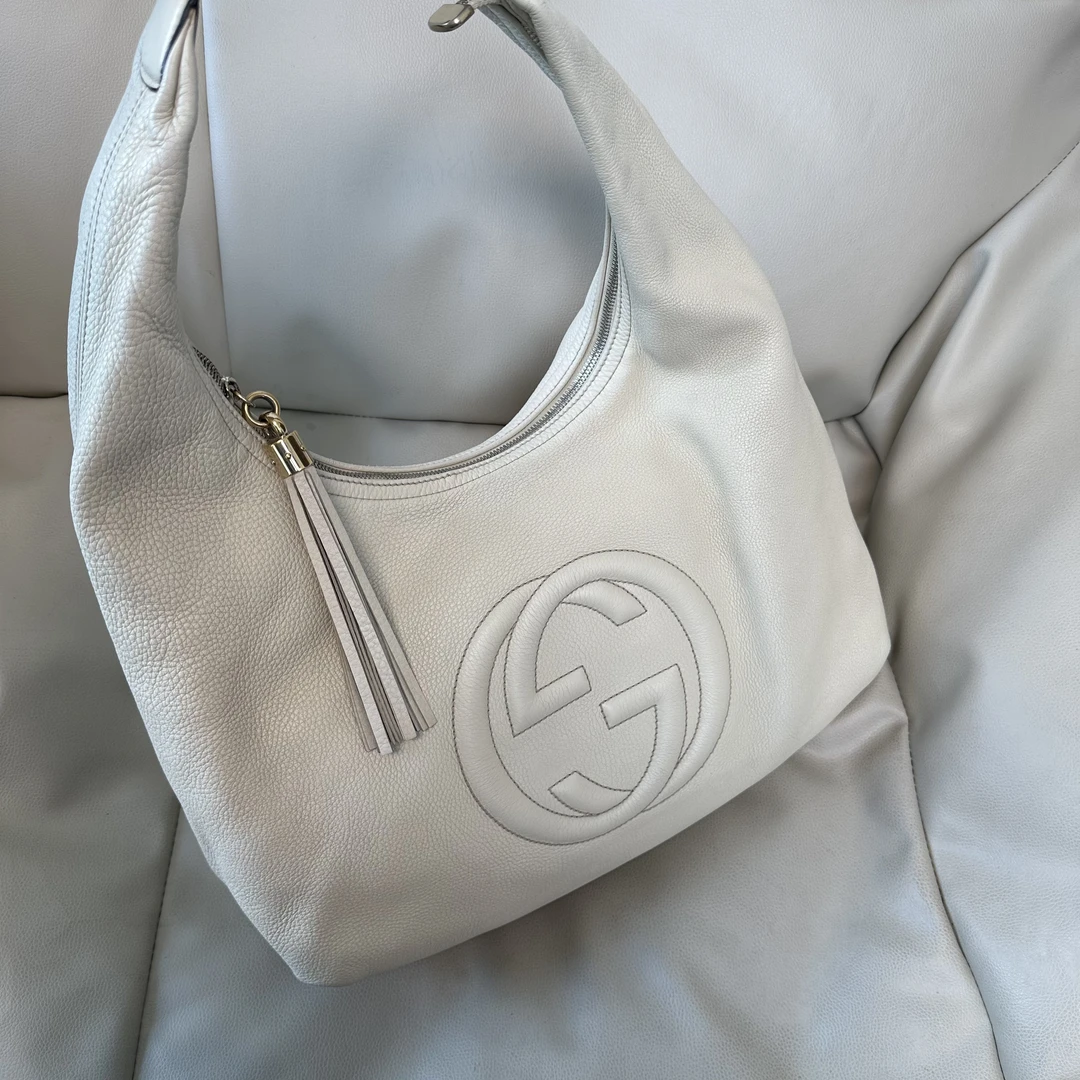 95新 GUCCI/古驰 奶白色挂坠hobo单肩包