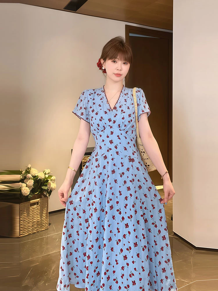 纯欲气质设计感印花V领短袖连衣裙女夏季新款修身显瘦甜辣风A字裙