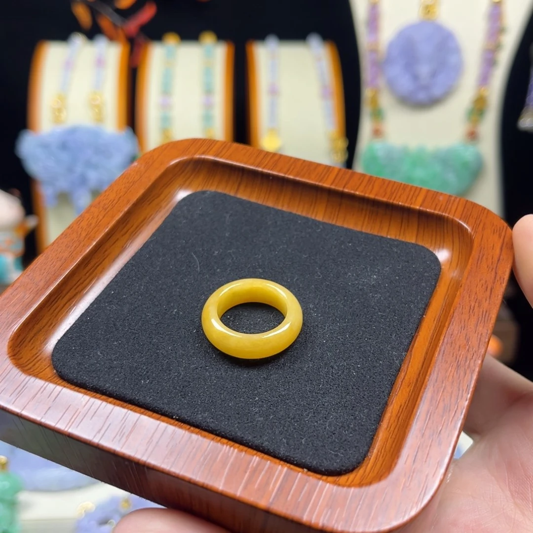 翡翠未镶嵌套链指环