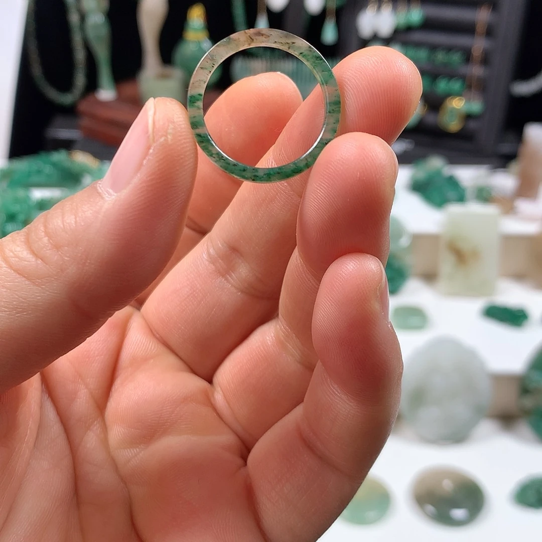 未镶嵌独山玉颈饰