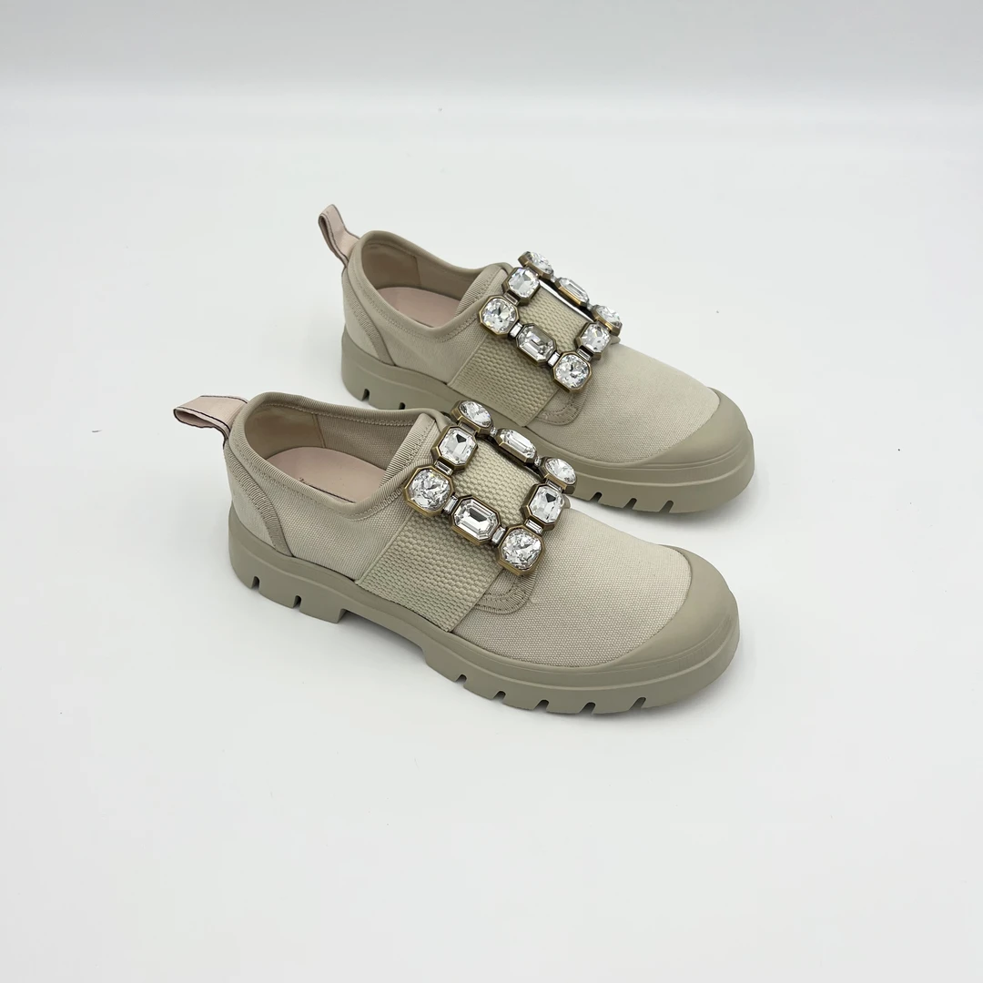 未使用 Roger Vivier/罗杰·维威耶 36码/浅卡其色钻扣云朵鞋