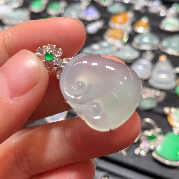 【闪购商品】颈饰18K金镶嵌翡翠翡翠