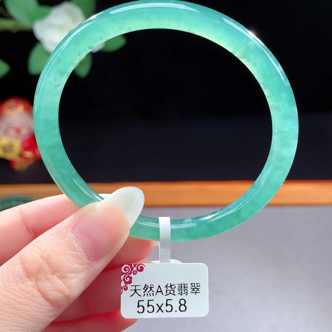 未镶嵌手镯（圆镯）翡翠