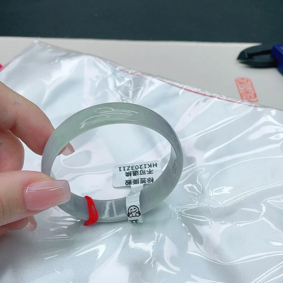 翡翠手镯未镶嵌正52.3