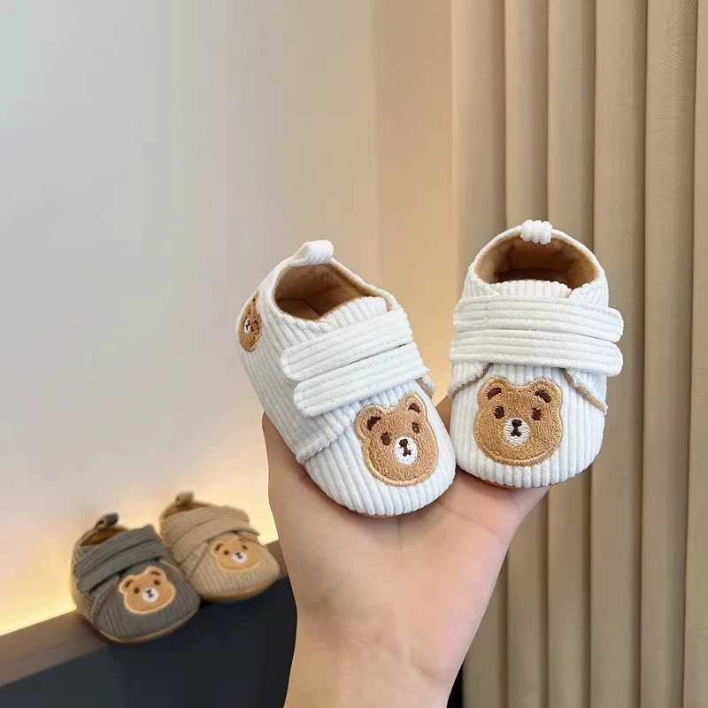 婴儿鞋秋冬季0-1岁新生儿卡通鞋子男女宝宝软底灯芯绒保暖学步鞋2