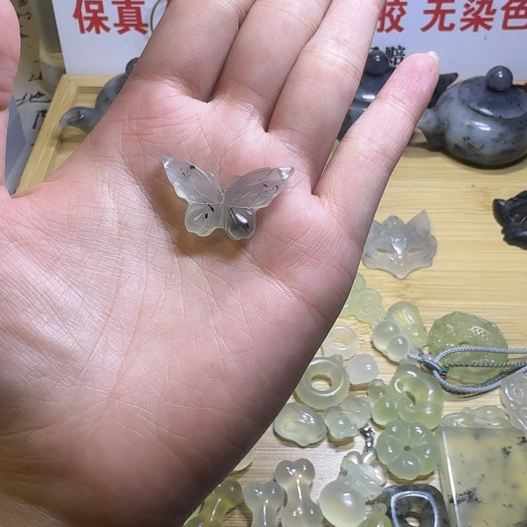 愚***马合金蛇纹石玉颈饰