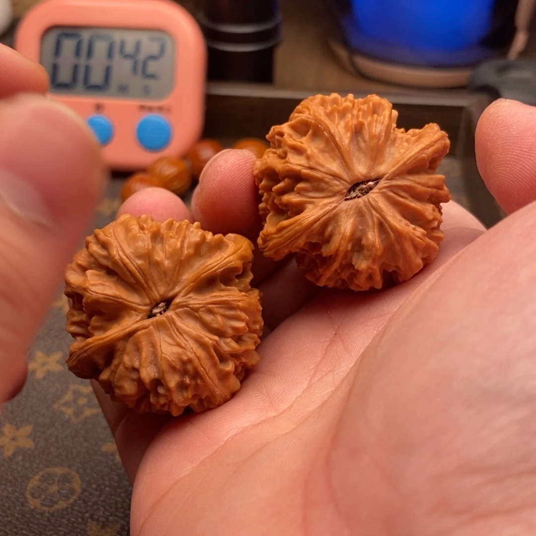 文玩核桃吊坠我在你心里什么