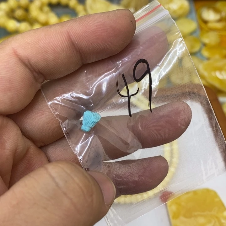 蜜蜡未镶嵌裸石吊坠