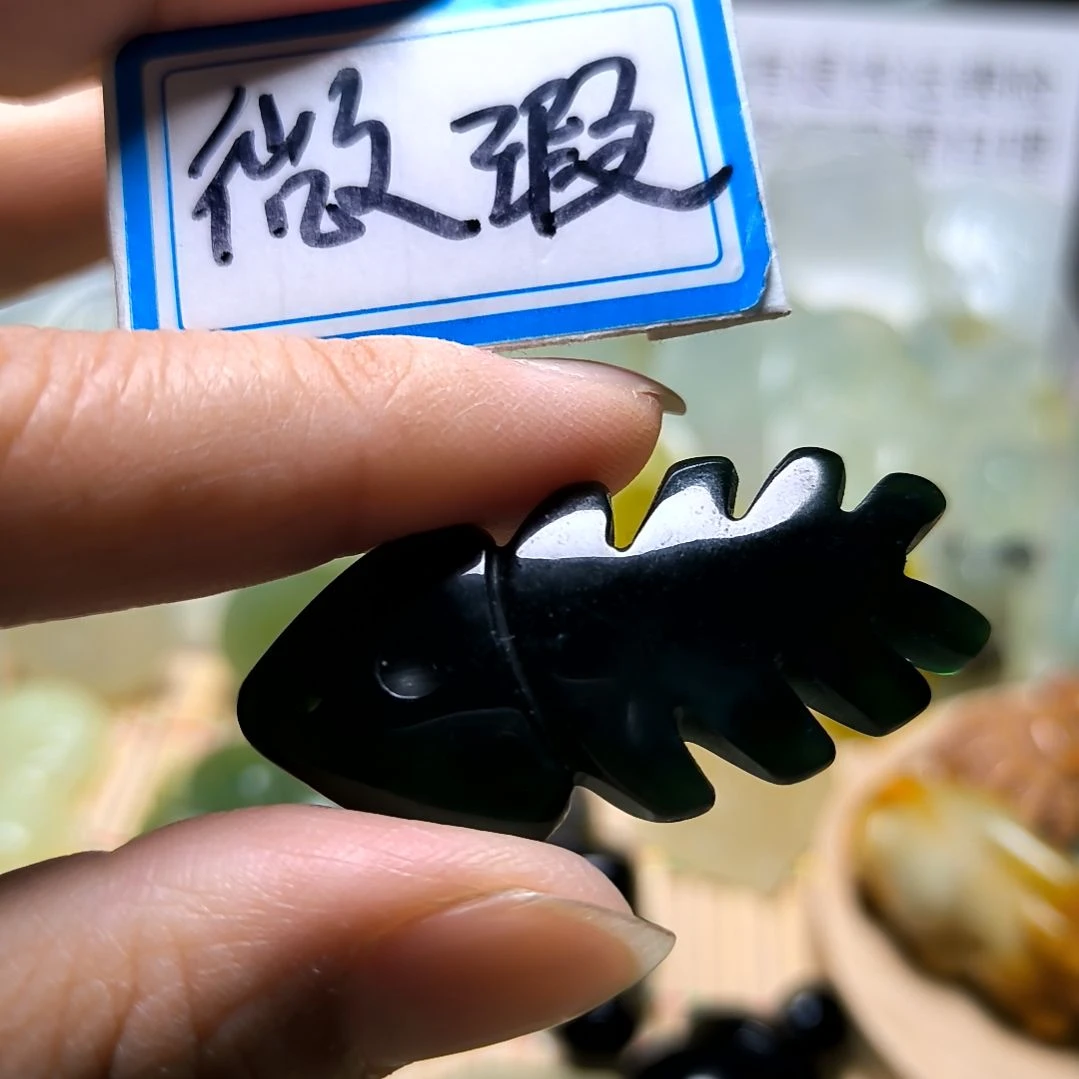 岫玉吊坠(不含链)未镶嵌明**影