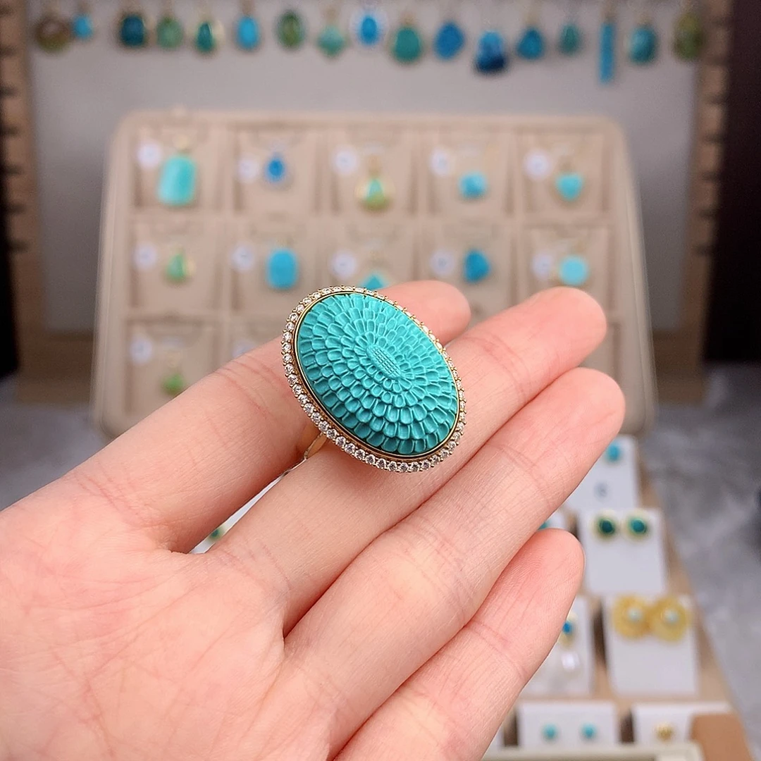 绿松石戒指18K金镶嵌我****?