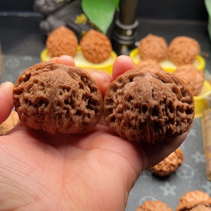 文玩核桃把件全品南疆石边54➕55