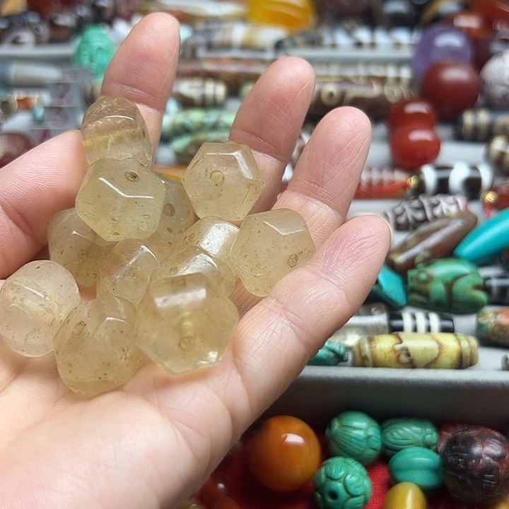 凤***兮玛瑙/玉髓未镶嵌颈饰