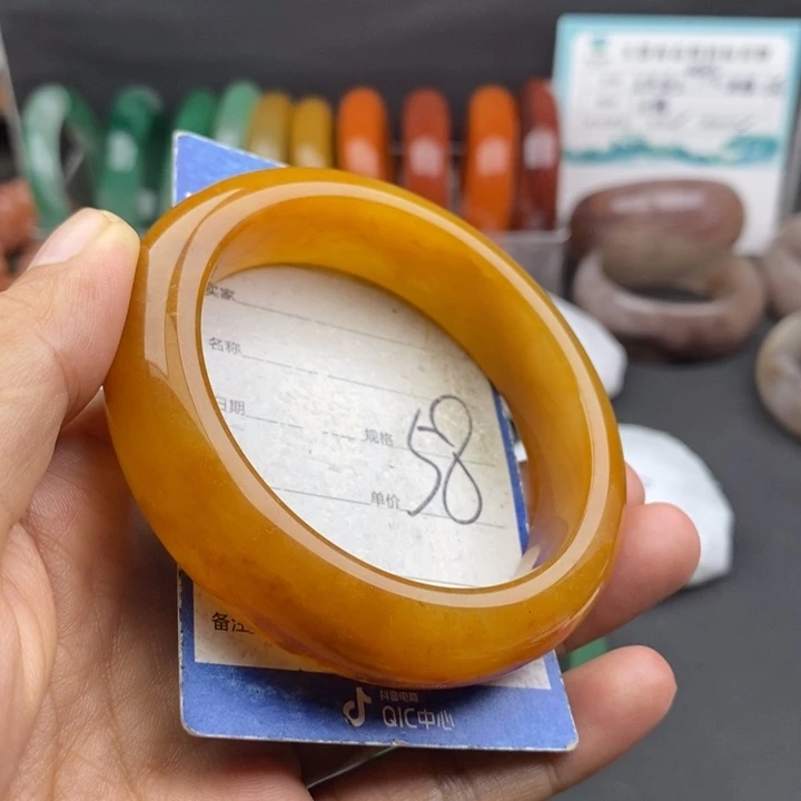 未镶嵌手镯石英质玉