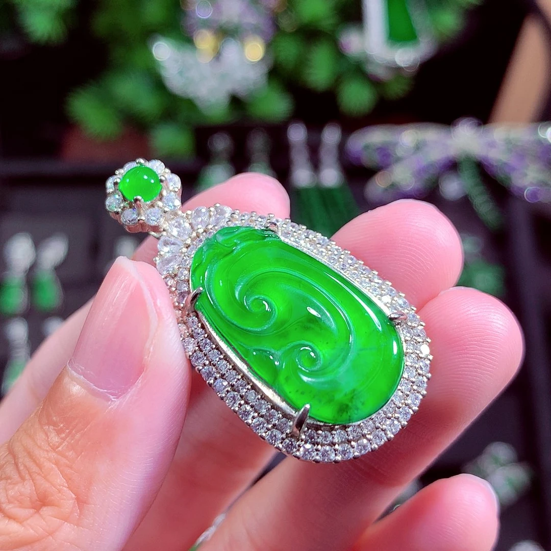 颈饰未镶嵌翡翠天然