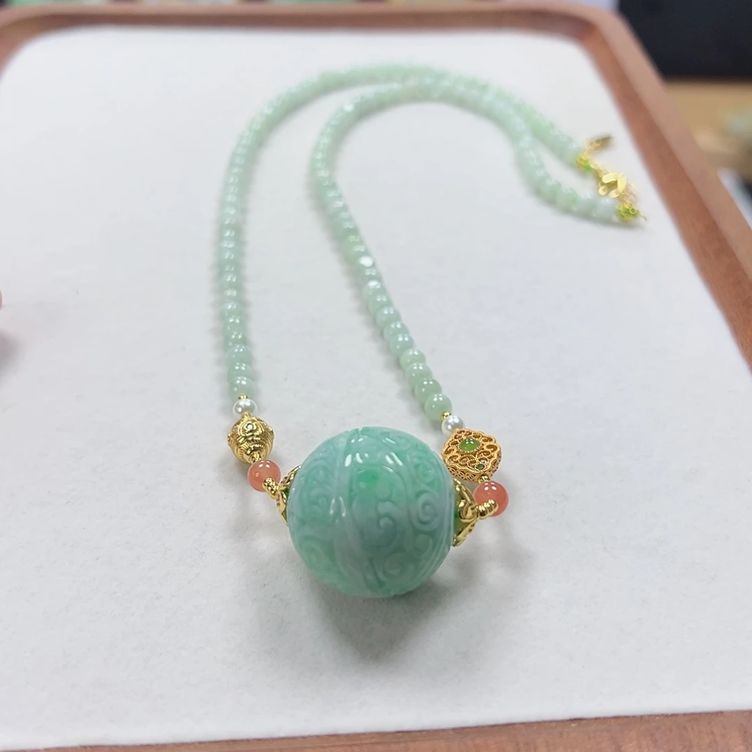 颈饰未镶嵌翡翠吊坠