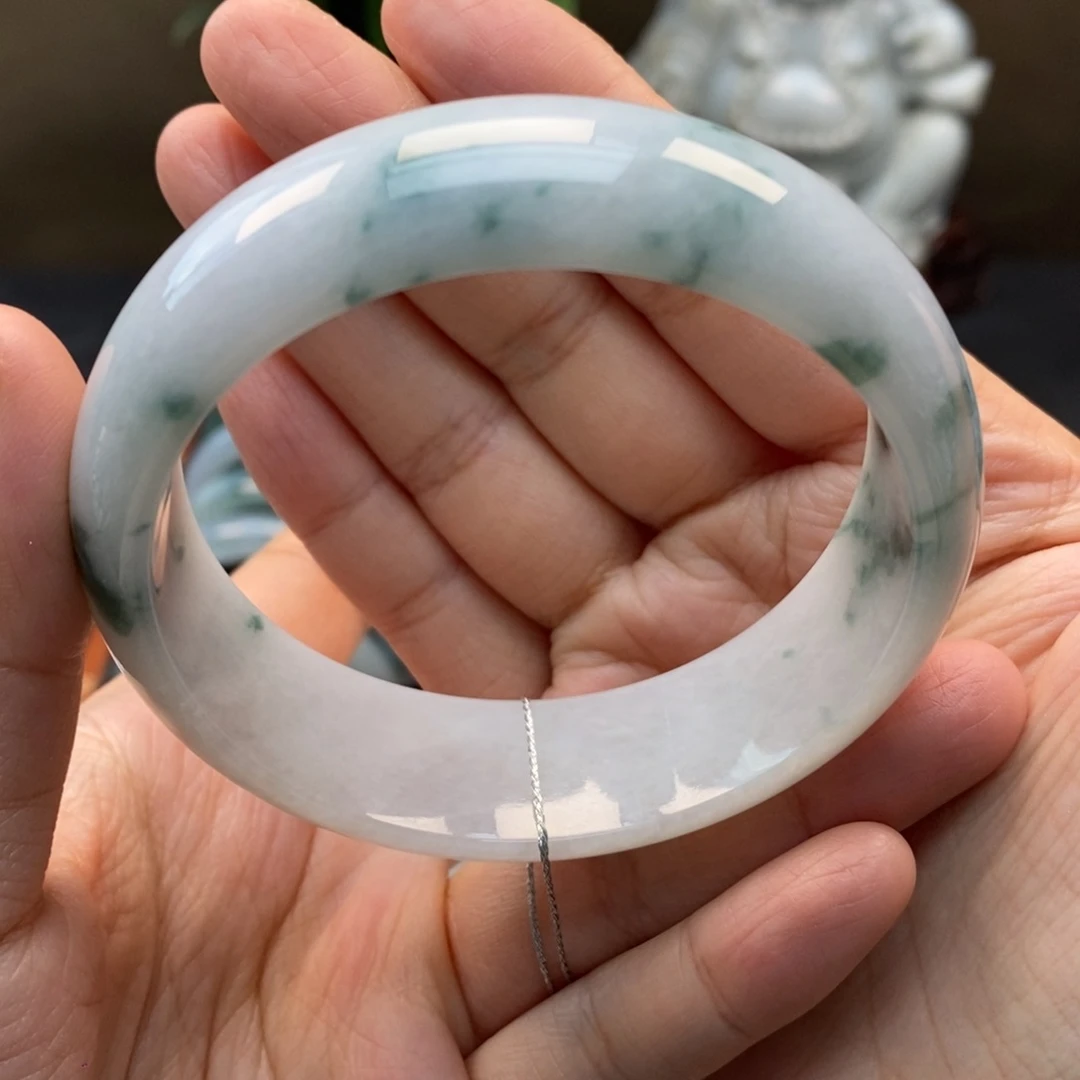 翡翠手镯未镶嵌天然